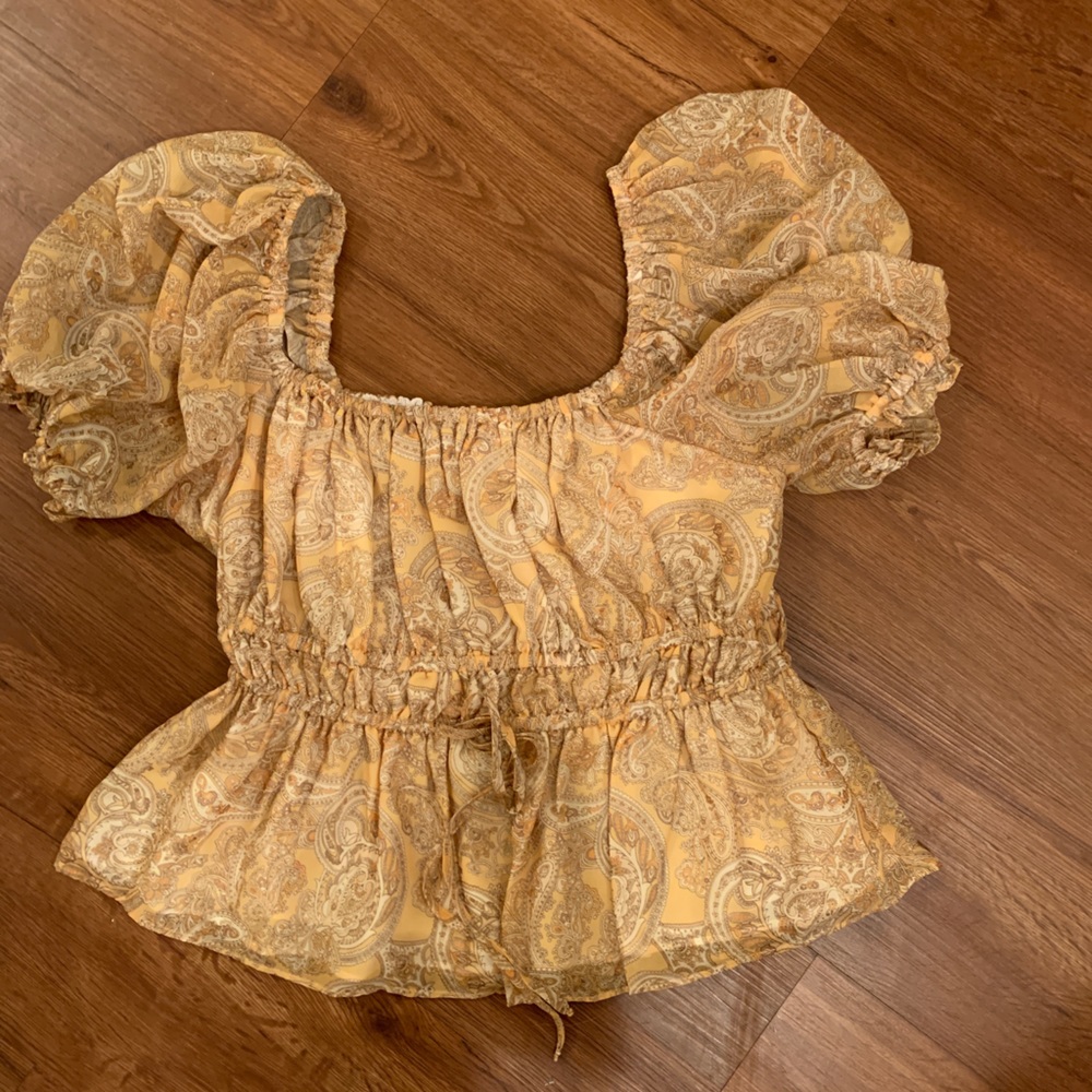 Golden yellow top